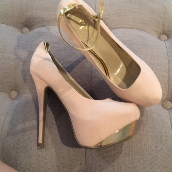 Shoes - Never worn, size 8.5